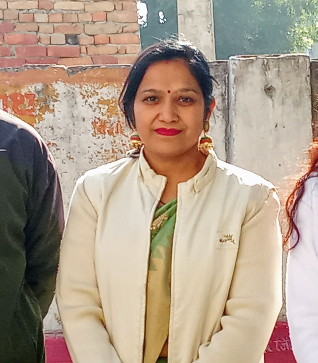 Dr. Nidhi